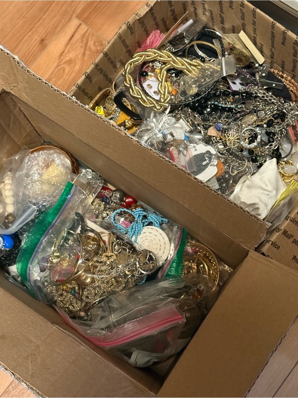 2 boxes of Wearable and craft